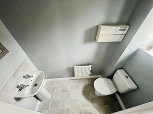 Guest w.c- click for photo gallery